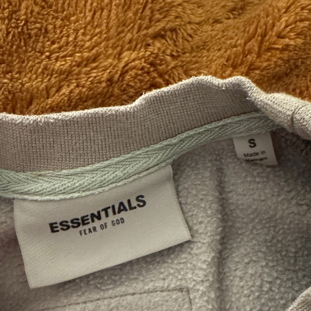 ESSENTIALS CREWNECK - Picture 2 of 2